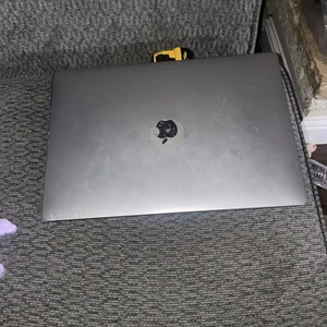 Apple MacBook Pro 16 pollici 2019 A2141 per parti di ricambio - Foto 1 di 4