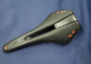 Sella ASTVTE Moon Racing Carbon 172g leggera ottime condizioni - Foto 1 di 9