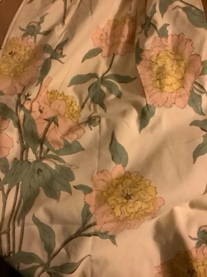 NUEVO par de cortinas plisadas en tela floral - 25” superior 41” inferior x 84” L Foto 1 de 3