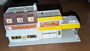 Vintage Micro Machines Ace Auto Parts Gas Station Garage Building Lights Up - Picture 1 of 4