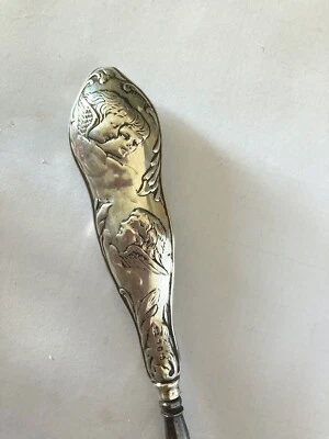 Antique Birmingham 1899 Cherub Repousse handle Silver Button Hook - Image 1 of 4