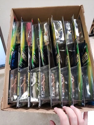 Lote de 30 - Figura de acción surtida Star Wars Power of the Force 1996 Kenner G115 Foto 1 de 4