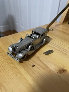 THE DANBURY MINT 1933 CADILLAC V16 TOWN CAR CRAFTED IN PEWTER - Picture 1 of 5