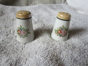 VINTAGE SALZ & PFEFFER LÜSTER RUND WEISS & GOLD MIT BLUMEN 1 3/4" HOCH - Bild 1 von 5