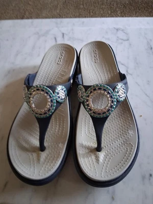 Crocs Sanrah Diamante Wedge Sandals Flip Flops Size 7 Women’s Navy Blue Grey  - Image 1 of 4