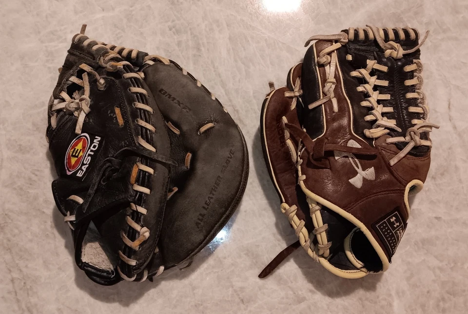 DOS GRANDES GUANTES DE BÉISBOL UNDER ARMOUR EASTON CATCHERS Foto 1 de 4