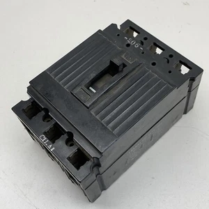 Interruptor de circuito GE TE132015 15 amperios 3 polos 15A 3P 240 VCA - Imagen 1 de 13