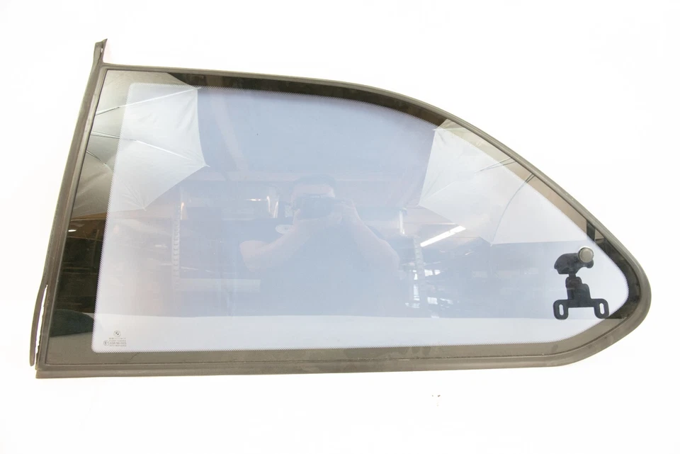 Ventana trasera izquierda BMW E36 318Ti 1994-1999 usada 51368242601 Foto 1 de 4