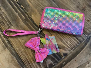 NEW WITH TAGS JOJO SIWA RAINBOW FLIP SEQUIN WRISTLET WALLET 🌈 - Picture 1 of 1