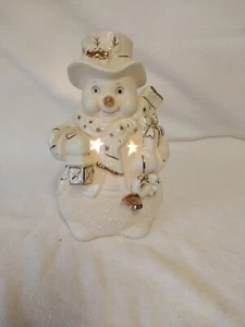KIRKLAND's CLASSIC HOLIDAY TRADITIONS HOLIDAY NIGHT LITE - Picture 1 of 6