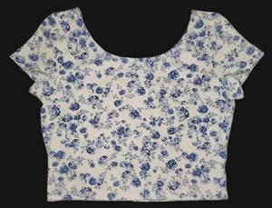 Divded White & Blue Floral Short Sleeve Scoop Neck Crop Top Women's Size M - Picture 1 of 9
