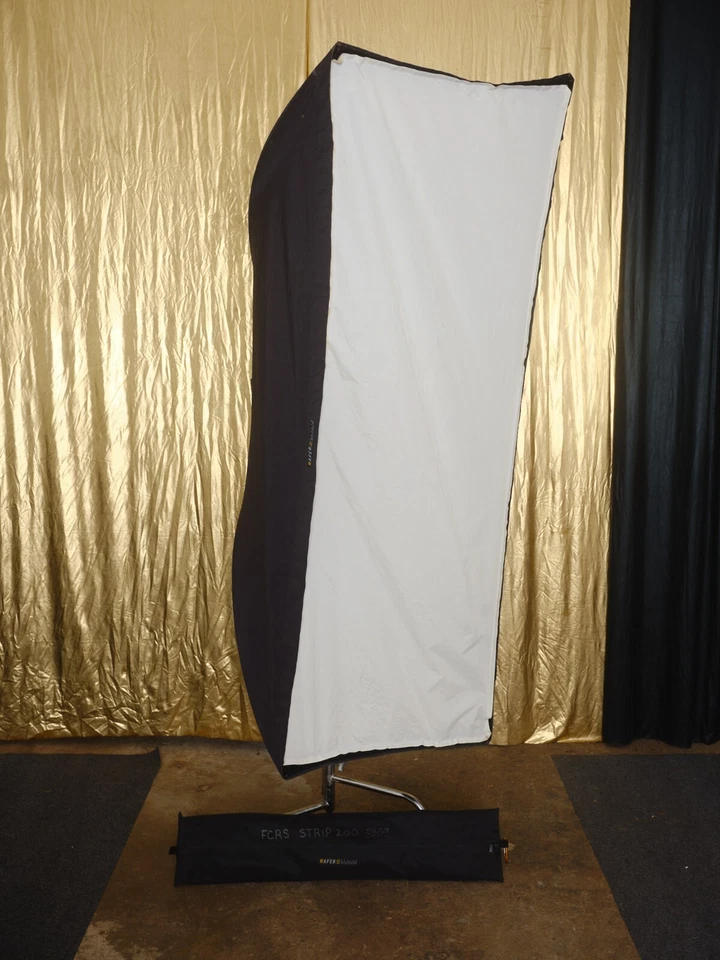 Plume Wafer Strip 200 Softbox - 27x75" (70x190cm) - Image 1 of 4