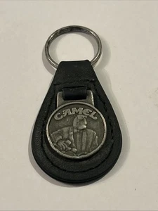 Llavero vintage de cuero negro Camel Joe 1993 Hollywood Joe - Imagen 1 de 7