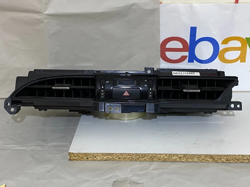 2022 Toyota Hilux Invincible X Centre Dash Vents 2016-2023 55670-KK050 - Image 1 of 4