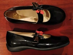 EQUERRY Girl's Black Patent Leather Mary Jane Shoes Size: US 2M, EUR 34 Italy - Picture 1 of 12