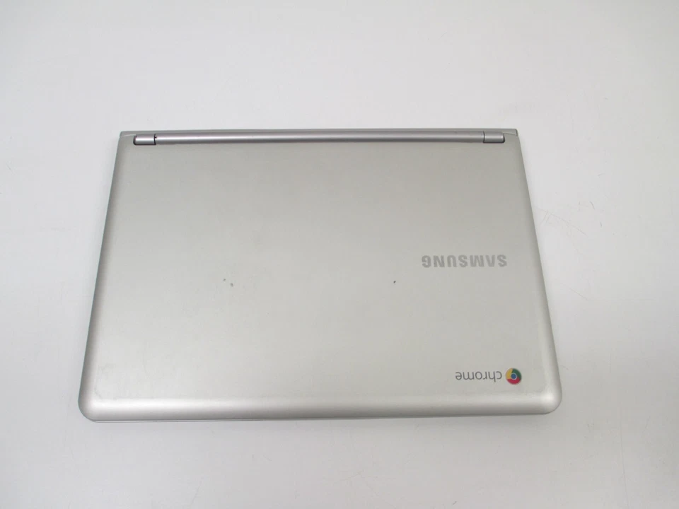 Samsung Chromebook XE303C12 11.6" 16GB SSD 2GB RAM 1.7GHz NO OS - Image 1 of 4