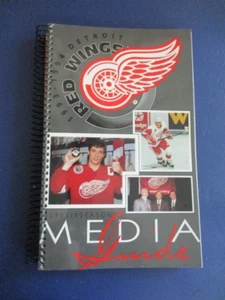 1993-94 Detroit Red Wings  Media Guide Yzerman Cover - Picture 1 of 2