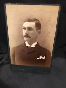 Foto de tarjeta de gabinete vintage de hombre bien vestido bigote retrato Sharon, Pensilvania. - Imagen 1 de 3