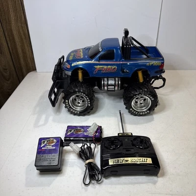 Nuevo Brillante RC Ford F-150 Off Road 4x4 Probado Funciona con Baterías y Controlador Foto 1 de 4