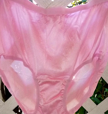 Calcinha CC LINGERIE CHICLETE ROSA NYLON TRANSPARENTE VOVÓ 10/3X - Imagem 1 de 3
