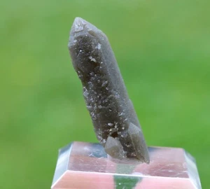 Quarz & Hedenbergit 3,5 Gramm - Huanggang Lagerstätte, Innere Mongolei, China - Bild 1 von 4