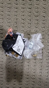 Válvula de gas de encendido electrónico universal White Rodgers 36H64-463 - Imagen 1 de 1