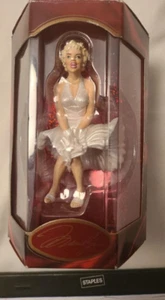 MARILY MONROE KARTONKARTEN ikonische Pose.. Neu in Verpackung - Bild 1 von 2