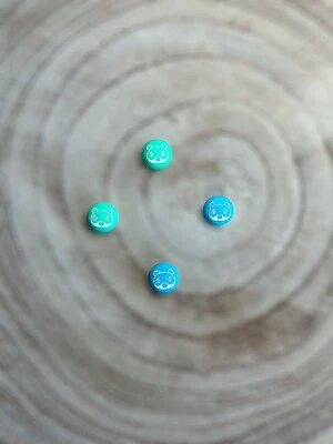 MARKENLOS 🍀 Tappo Joystick Animal Crossing Tom Nook Design Nintendo Switch Verde/Blu 4