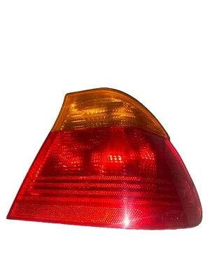 99 00 01 Conjunto de luces traseras laterales derecho pasajero BMW 323i 325i 328i 330i E46  Foto 1 de 3