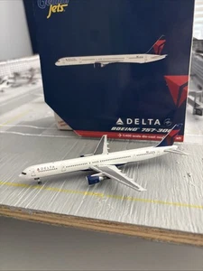 Gemini Jets Delta Airlines 757-300 N581NW Collectible Model Plane 1:400 Scale - Picture 1 of 4