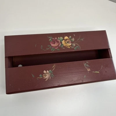 Caja de pañuelos de madera soporte arte popular rosas borgoña colgante de pared casa de campo vintage Foto 1 de 4