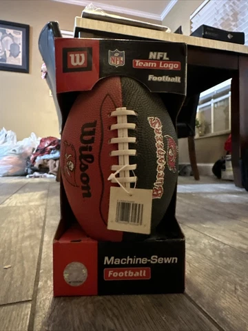 NFL WILSON VINTAGE  Football - TAMPA BAY BUCCANEERS Cover