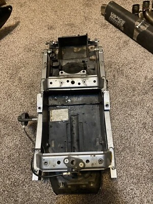 Kawasaki Ninja ZX9R zx9 1996 OEM subchasis trasero subchasis trasero *recto* Foto 1 de 4