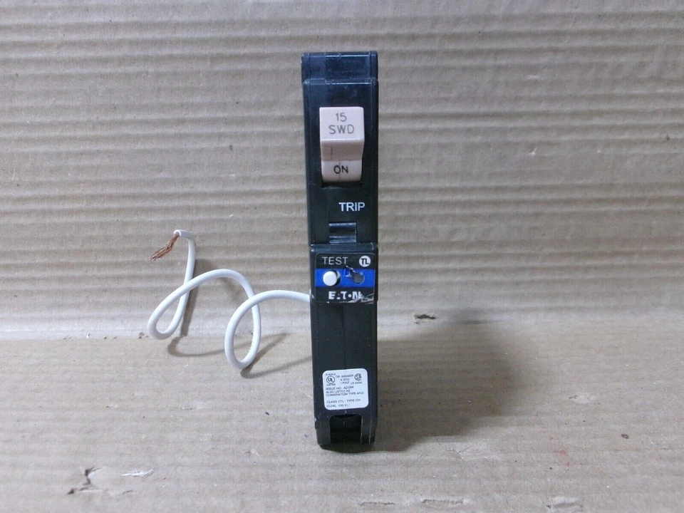 EATON CUTLER HAMMER NEW EATON CHFN115DF 1 Pole 15 Amp 120V GFI/AF DUAL FUNCTION Circuit Breaker NTO