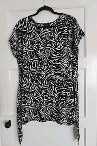 F&F Black White Animal Print Blouse Size 16 * - Picture 1 of 2