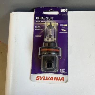 Bombilla halógena de alto rendimiento SYLVANIA 9004 XtraVision, haz alto/bajo Foto 1 de 2