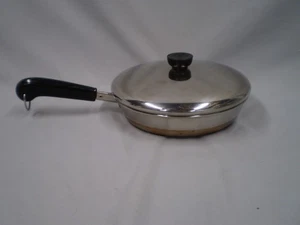 Sartén y tapa Revere Ware de 8 pulgadas con fondo revestida de cobre Pre 68 - Imagen 1 de 6