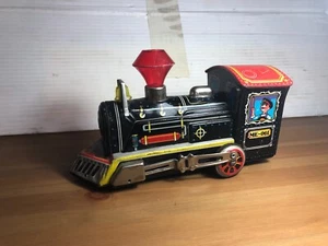 Vintage 1970s Made in China Tin Train ME-061 - Picture 1 of 6