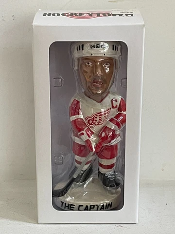 Steve Yzerman Hockeytown Bobblehead Never Opened Cover