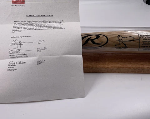 Ltd Edition Rawlings Adirondack Full SZ Mark McGuire 70th HR Bat 1998 MAC25 COA Cover