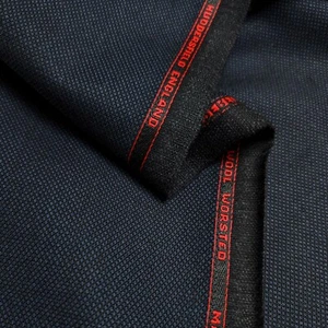 4.3m Stunning MADE IN ENGLAND Navy Blue wool worsted suiting Suit fabric - Picture 1 of 4