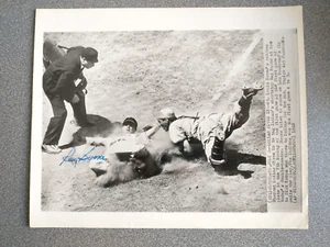 RAY BOONE INDIANS SIGNED AUTOGRAPHED VINTAGE 1949 WIRE PHOTO WIREPHOTO - Picture 1 of 3