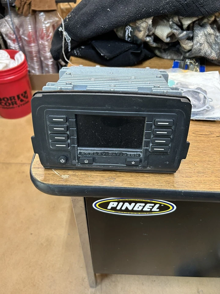 Harley-Davidson OEM FLHX Street Road Glide 2016 Radio Standard Boom Box - Image 1 of 1