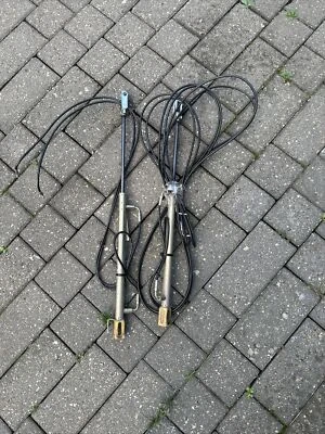 Mercedes SLK R 170. 2 cilindri da tetto Li+Re A1708000372.    A1708000272 - Immagine 1 di 4