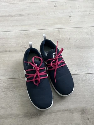 FootJoy’s FJ Leisure Slip On Golfschuh in blau mit weiß und pink EUR 41 UK 7,5 - Bild 1 von 4