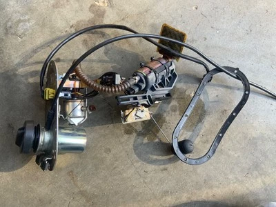 Harley-Davidson 2006 E/G U/C FLHTCU bomba de combustible y conjunto de placa superior Foto 1 de 4