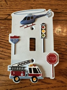 Borders Unlimited Resin Feuerwehrauto Hubschrauber Ampel Wandschalter Platte - Bild 1 von 3