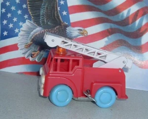 Vintage FIRE TRUCK JAPAN key wind up  plastic with metal ladder - Picture 1 of 8