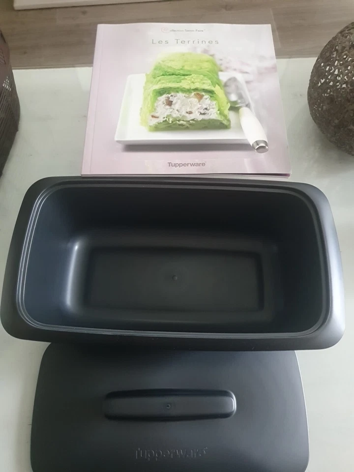 TUPPERWARE - Terrine 1,8 L - Ultra Pro Noire NEUVE +livre - Photo 1/3