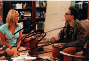 THE BIG BANG THEORY: JOHNNY GALECKI 'LEONARD' SIGNED 6x4 ACTION PHOTO+COA - Picture 1 of 1